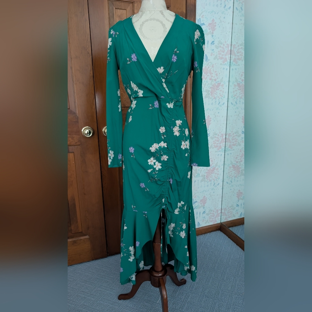 INTERMIX Green V-Neck Sheath Dress Size 2